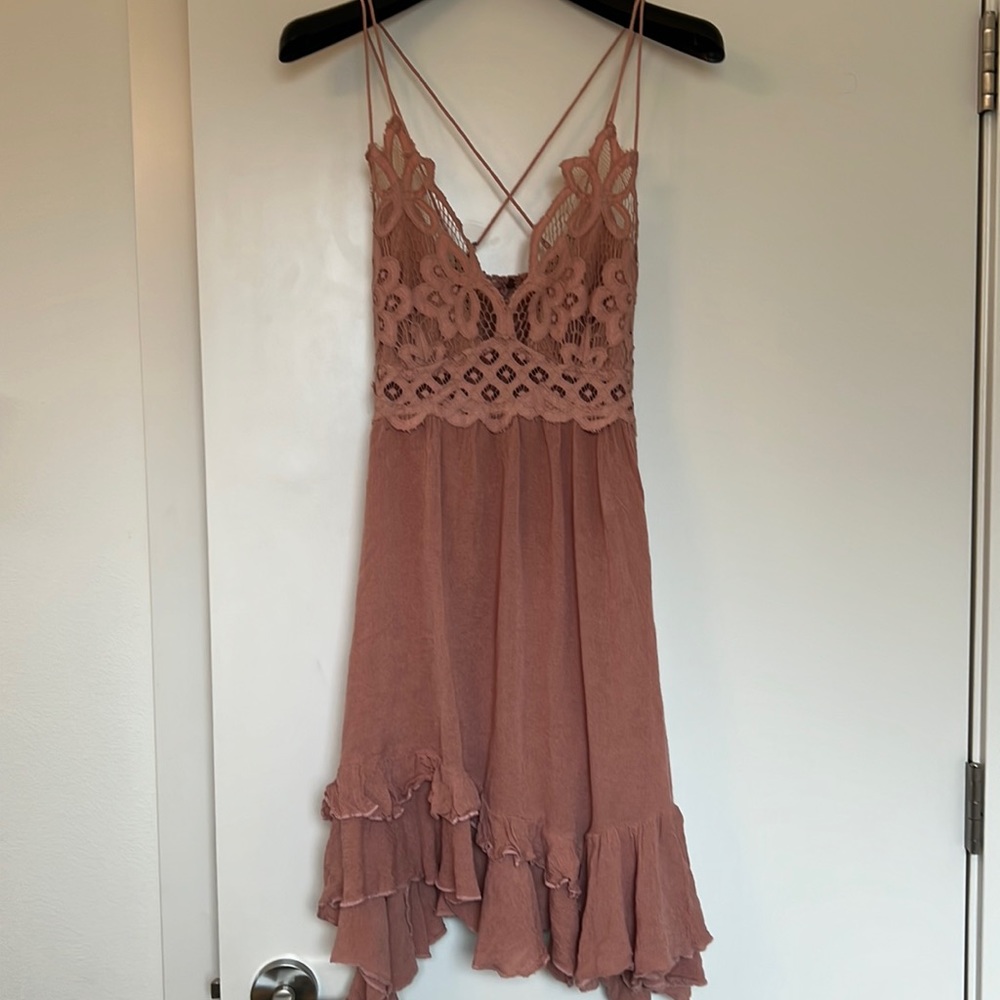 Free people size s ruffled mauve dress